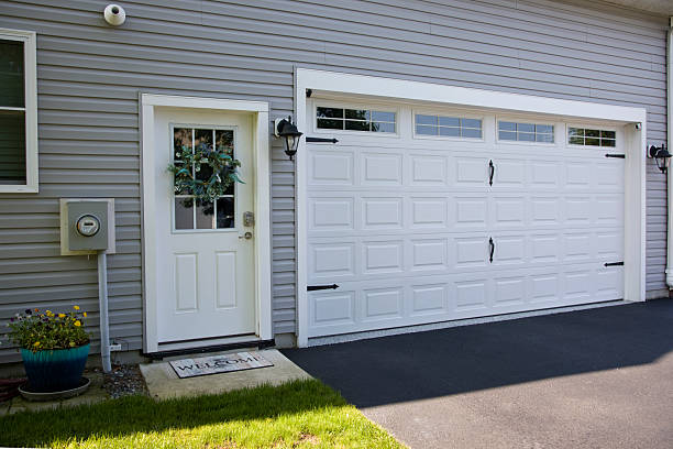 24/7 Emergency Garage Door Panel Replacement experts in Santa Ana, CA